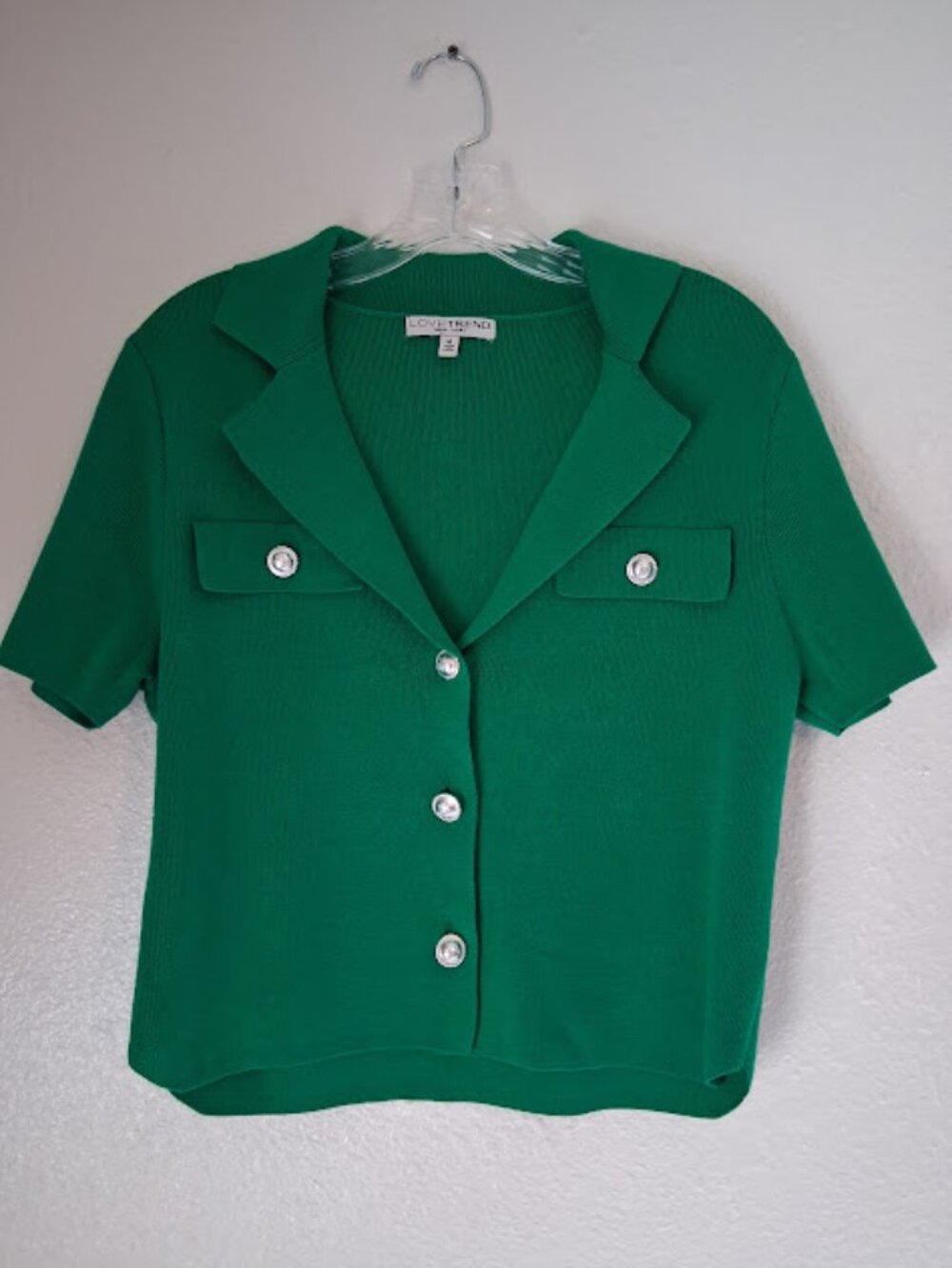 Love Trend New York women's size M green and silver top